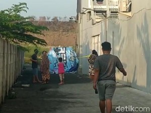 Ada Botol Bau Bensin yang Diamankan dari Tas Terduga Pembakar Mobil Via Vallen