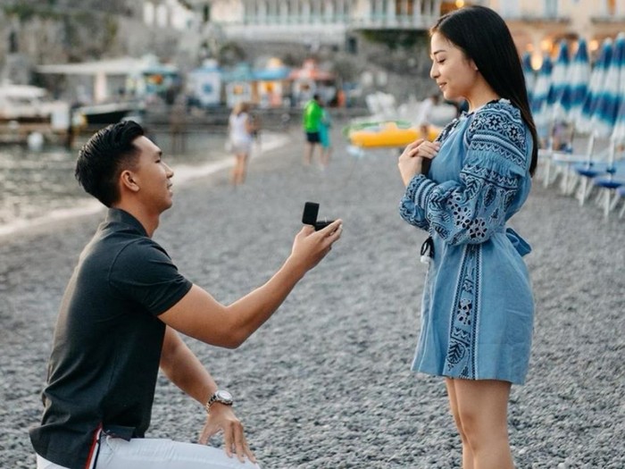 Nikita Willy Nikita Willy dilamar indra priawan