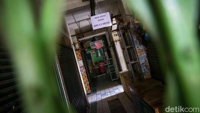 Sebanyak tiga pedagang di Pasar Mede Cilandak, Jakarta Selatan, dinyatakan positif terpapar virus Corona. Hal tersebut langsung membuat pasar ditutup sementara.