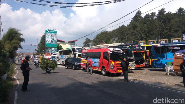 Pengusaha otobus dari Jabodetabek konvoi ke Lembang minta bisa bawa penumpang
