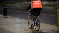 Di Belgia, intensif diberikan kepada 400.000 orang Belgia yang menggunakan sepeda untuk bekerja. Intensifnya adalah tunjangan jarak tempuh yang dibayarkan oleh perusahaan mereka. Dan para pengendara sepeda mengklaim sebesar 0,26 dollar per kilometer. Claudio Santana/Getty Images