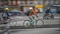 Di Prancis, pada tahun 2019 lalu sebanyak 8.210 pengendara sepeda diberikan 0,28 dollar per kilometer perjalanan ke tempat kerja mereka. Ridley/Getty Images