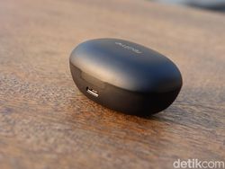 Earphone Rancangan Desainer Hermes Cuma Rp 300 Ribuan