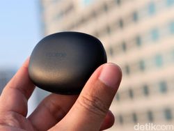 Earphone Rancangan Desainer Hermes Cuma Rp 300 Ribuan