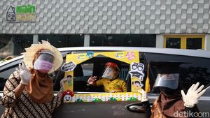 Semangat New Normal, PAUD Rumah Main-main Wisuda dari Dalam Mobil