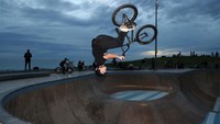 Ada sepeda BMX yang bisa digunakan untuk olahraga sepeda santai atau untuk atraksi sepeda bagi goweser yang sudah handal. Paul Kane/Getty Images  
