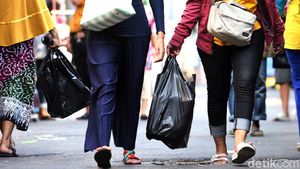 Siap-siap! Besok Kantong Plastik Dilarang di Jakarta