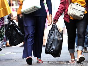 Siap-siap! Besok Kantong Plastik Dilarang di Jakarta