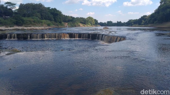 Sungai Bengawan Solo di Blora diduga tercemar Sungai Bengawan Solo di Blora diduga tercemar