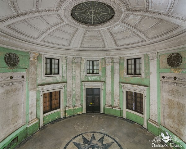 Bangunan yang menakjubkan ini dibangun pada tahun 1920-an, dengan gaya arsitektur Klasik Revival. Bangunan itu telah digunakan sejak akhir 1990-an. Â Bangunan yang menakjubkan ini dibangun pada tahun 1920-an, dengan gaya arsitektur Klasik Revival. Bangunan itu telah digunakan sejak akhir 1990-an. Â