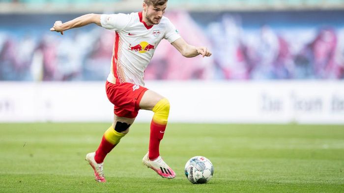 Timo Werner AUGSBURG, GERMANY - JUNE 27: Timo Werner of Leipzig looks on during the Bundesliga match between FC Augsburg and RB Leipzig at WWK-Arena on June 27, 2020 in Augsburg, Germany. (Photo by Alexander Hassenstein/Getty Images)