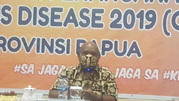 Wagub Papua Klemen Tinal Pimpin Rapat Evaluasi Pelayanan RS untuk Pasien Corona