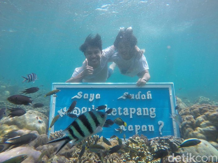 Wisata Bahari Snorkeling di Pulau Gili Ketapang Probolinggo