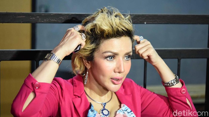 Barbie Kumalasari saat ditemui di kawasan Trans TV.