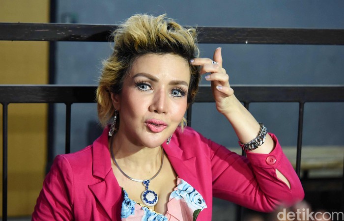 Barbie Kumalasari Barbie Kumalasari saat ditemui di kawasan Trans TV.