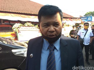 Jabar Hari Ini: Aa Umbara Tersangka Korupsi-Anak Bacok Mati Ayah Kandung