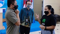 Kini aplikasi PeduliLindungi yang digagas Kemkominfo dapat diakses melalui aplikasi Gojek. Kolaborasi ini menegaskan kembali komitmen Gojek dalam mendukung produktivitas masyarakat selama masa pandemi COVID-19, yang memungkinkan ekosistem Gojek beradaptasi dengan tatanan hidup baru yang mengedepankan kebersihan, kesehatan, dan keamanan, sekaligus sebagai dukungan terhadap upaya pemerintah mencegah dan memutus mata rantai penyebaran COVID-19.