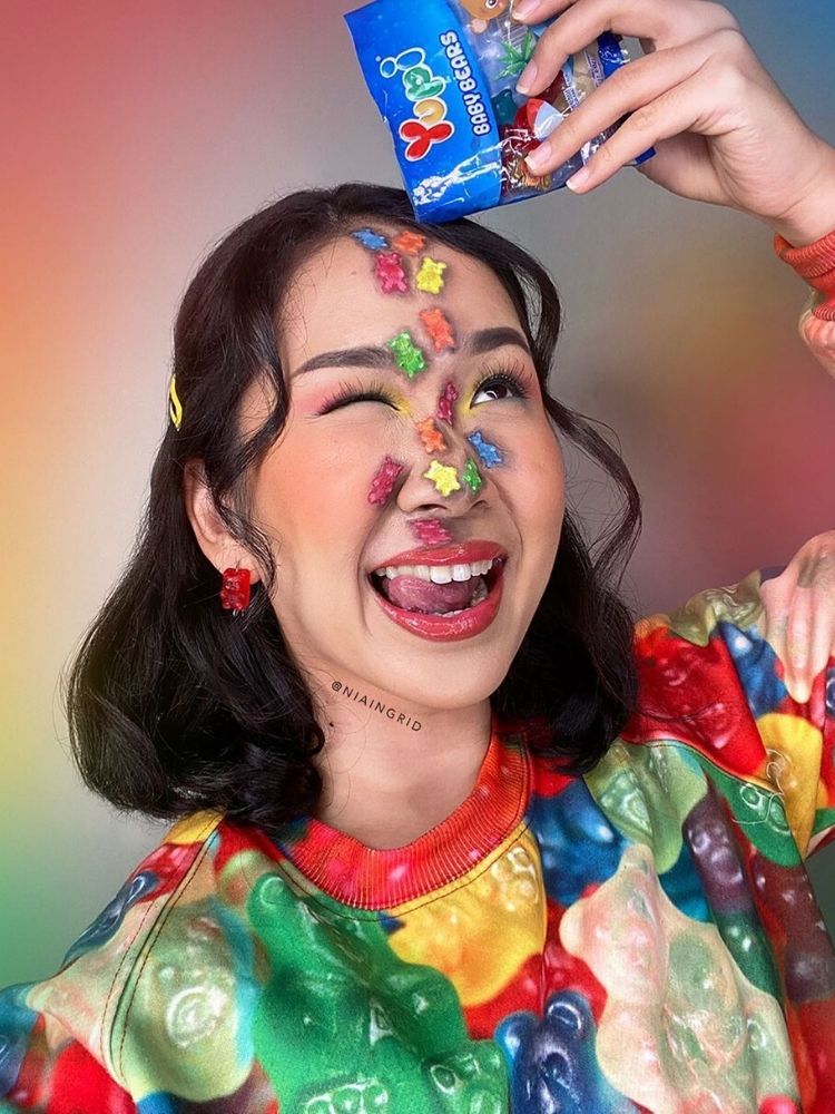 Face painting bergambar kuliner Indonesia