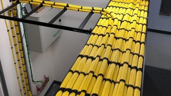 Bukan pabrik mie spaghetti tapi ini kumpulan kabel-kabel. (Foto: Brightside)