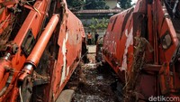 Sebelumnya, truk-truk ini telah mengangkut sampah warga Jakarta selama belasan hingga puluhan tahun.
