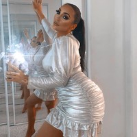 Penampilannya memang sangat mirip dengan si ratu reality show Kim Kardashian. Jennifer memang mengidolai Kim Kardashian sejak lama sehingga ia sangat ingin bisa bertransformasi seperti istri Kanye West itu.  Foto: Instagram @jennifer.janelle