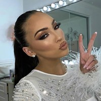 Jika kamu pikir wanita yang berada di foto ini adalah Kim Kardashian, maka kamu tertipu. Wanita ini bernama Jennifer Ward yang disebut sebagai Kim Kardashian KW. Foto: Instagram @jennifer.janelle