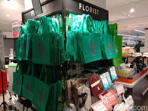 Mau Belanja? Jangan Lupa Bawa Kantong Sendiri Atau Beli