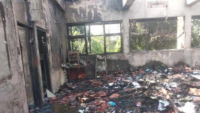 Kebakaran di SMAN 100 Jaktim hanguskan sejumlah ruangan