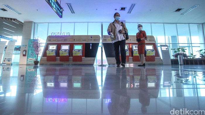 KA Bandara kembali beroperasi mulai hari ini, Rabu (1/7). Guna mencegah penyebaran COVID-19 KA Bandara pun menerapkan protokol kesehatan.