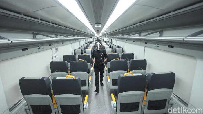 KA Bandara kembali beroperasi mulai hari ini, Rabu (1/7). Guna mencegah penyebaran COVID-19 KA Bandara pun menerapkan protokol kesehatan.