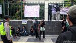 Ketika Pelajar Demo Kemendikbud