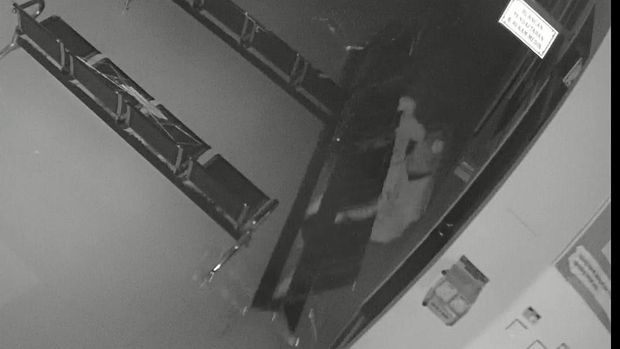 kursi tunggu di puskesmas Mojokerto dicuri