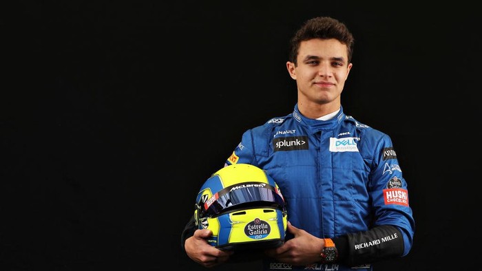 MELBOURNE, AUSTRALIA - MARCH 12: Lando Norris of Great Britain and McLaren F1 poses for a photo in the Paddock during previews ahead of the F1 Grand Prix of Australia at Melbourne Grand Prix Circuit on March 12, 2020 in Melbourne, Australia. (Photo by Robert Cianflone/Getty Images)