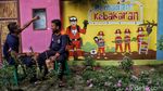 Melihat Sisi Lain Kehidupan Para Kesatria Biru