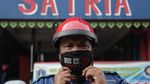 Melihat Sisi Lain Kehidupan Para Kesatria Biru