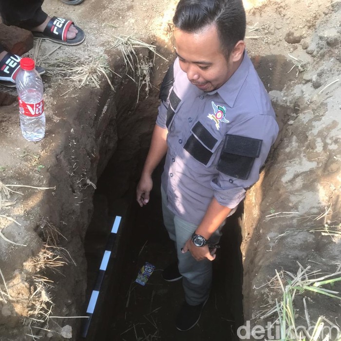 Warga Jember Temukan Susunan Batu Bata yang Diduga Punya 