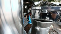 Harga peralatan dapur yang dijual mulai dari harga Rp 100 ribu hingga Rp 400 ribu.