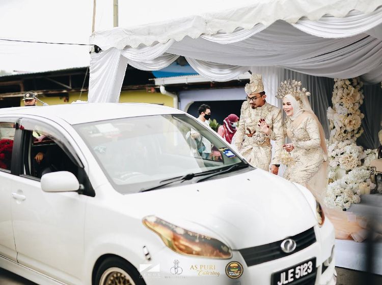Nyata Terjadi, 10 Foto Pernikahan Drive Thru di Era New Normal