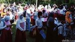 Potret Padatnya Pendaftaran Siswa Baru di SMPN 1 Klaten