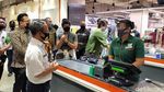 Foto: Penerapan Kantong Belanja Ramah Lingkungan di Pusat Perbelanjaan