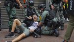 Ratusan Warga Hong Kong Dibekuk Polisi, Ada Apa?