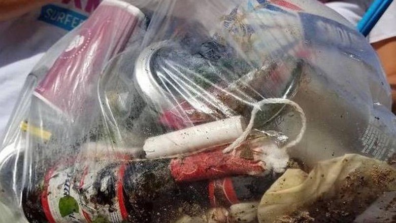 Sampah kotoran manusia di pantai Sampah kotoran manusia di pantai