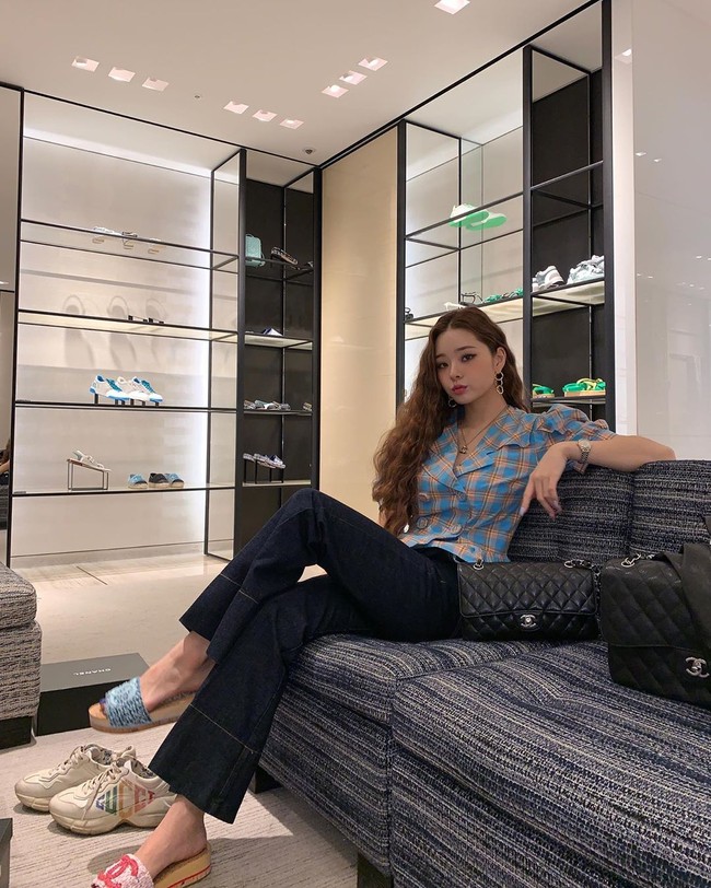 Setelah kehadirannya di acara tersebut, Song Zia pun langsung memuncaki peringkat pencarian. Foto: Instagram @dear.zia