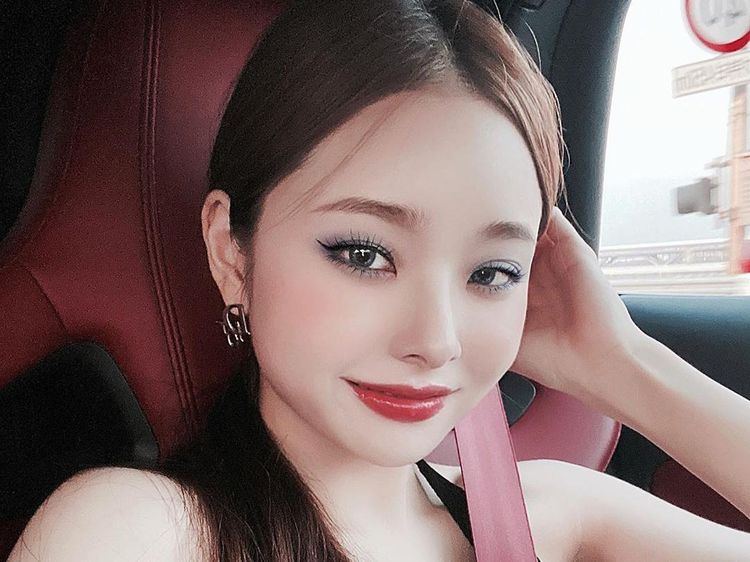 Mirip Jennie Blackpink, YouTuber Ini Sering Diajak Kencan Artis Lewat DM