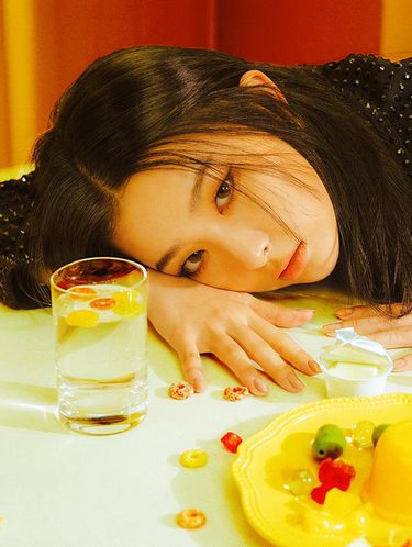 Teaser Foto Seulgi Red Velvet untuk debut sub-unit Irene & Seulgi