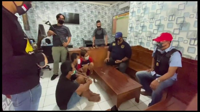 Tiga pelaku pencurian dibekuk polisi