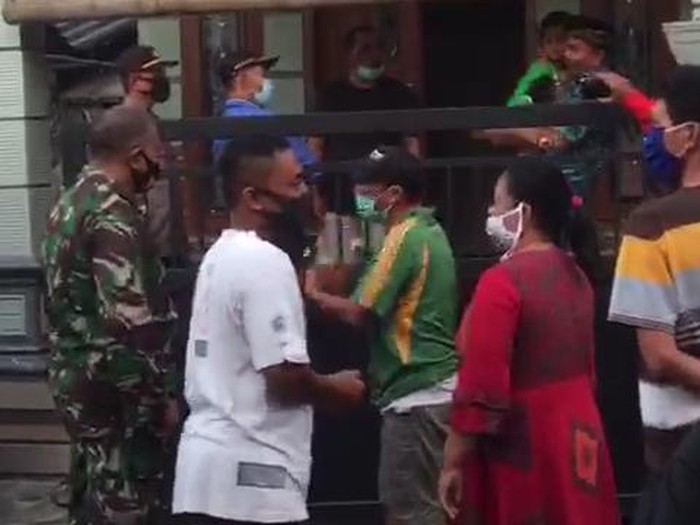 viral warga tolak dijemput tim covid-19