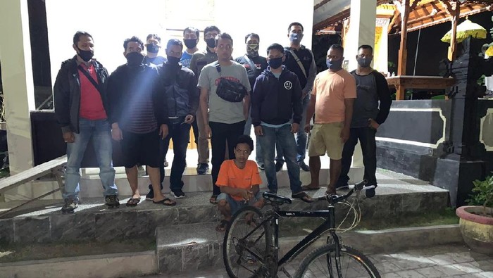 Ahmad Baihaqi (25) diamankan polisi karena membakar mobil di Denpasar (Dok. Istimewa)