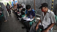 Kegiatan tersebut bertujuan untuk memberikan pelayanan perekaman E-KTP di tengah  pandemi COVID-19. 