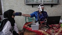 Saat ini Dinas Dukcapil sedang menggalakan pelayanan jemput bola perekaman E-KTP bagi warga.